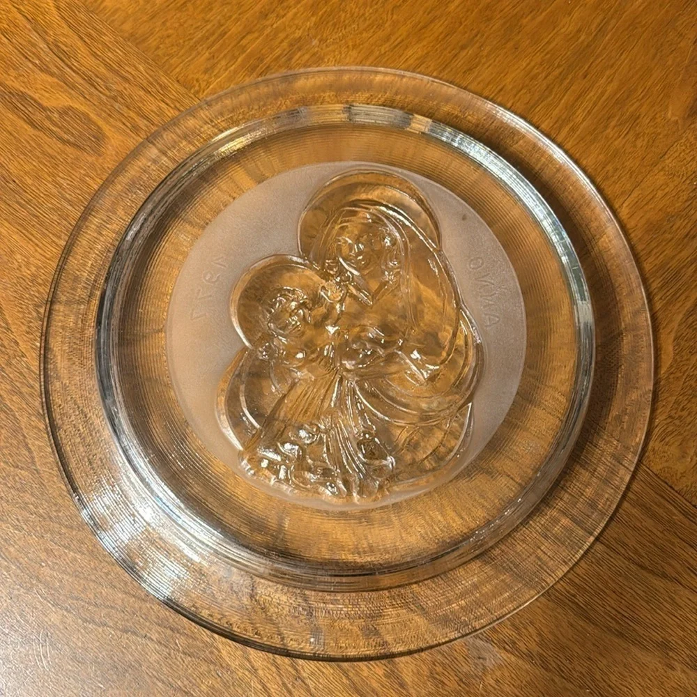 Vintage Mother Mary 1977 Anno Plate Vintage Frosted Mother Mary Decorative Plate